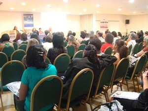2-2o-forum-de-etica-tem-inicio-com-debate-sobre-etica-e-psicoterapias02-300x225.jpg